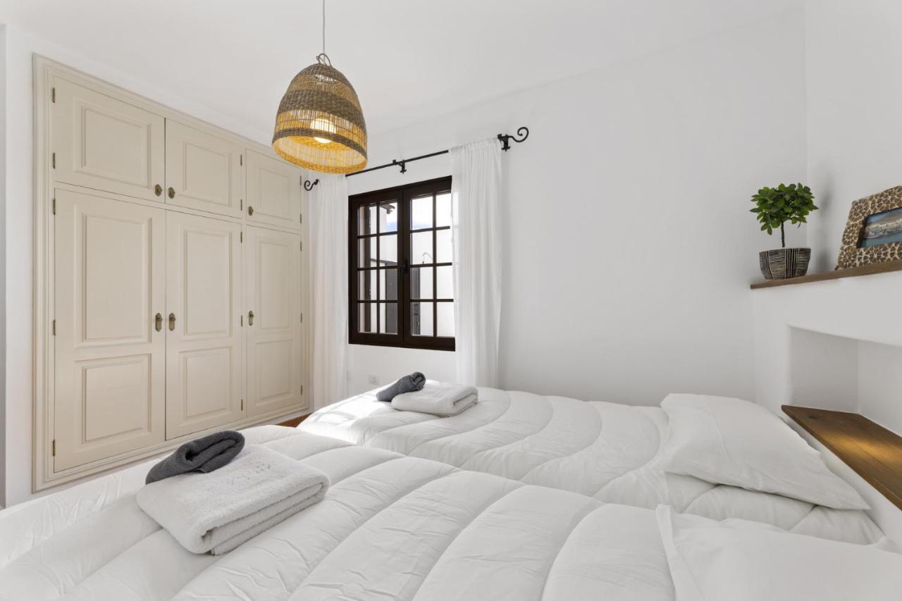 Villa 4 - Vipvipvillas Тиас Экстерьер фото