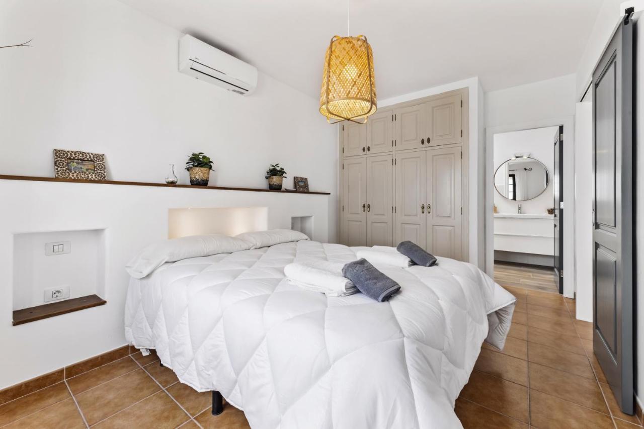 Villa 4 - Vipvipvillas Тиас Экстерьер фото