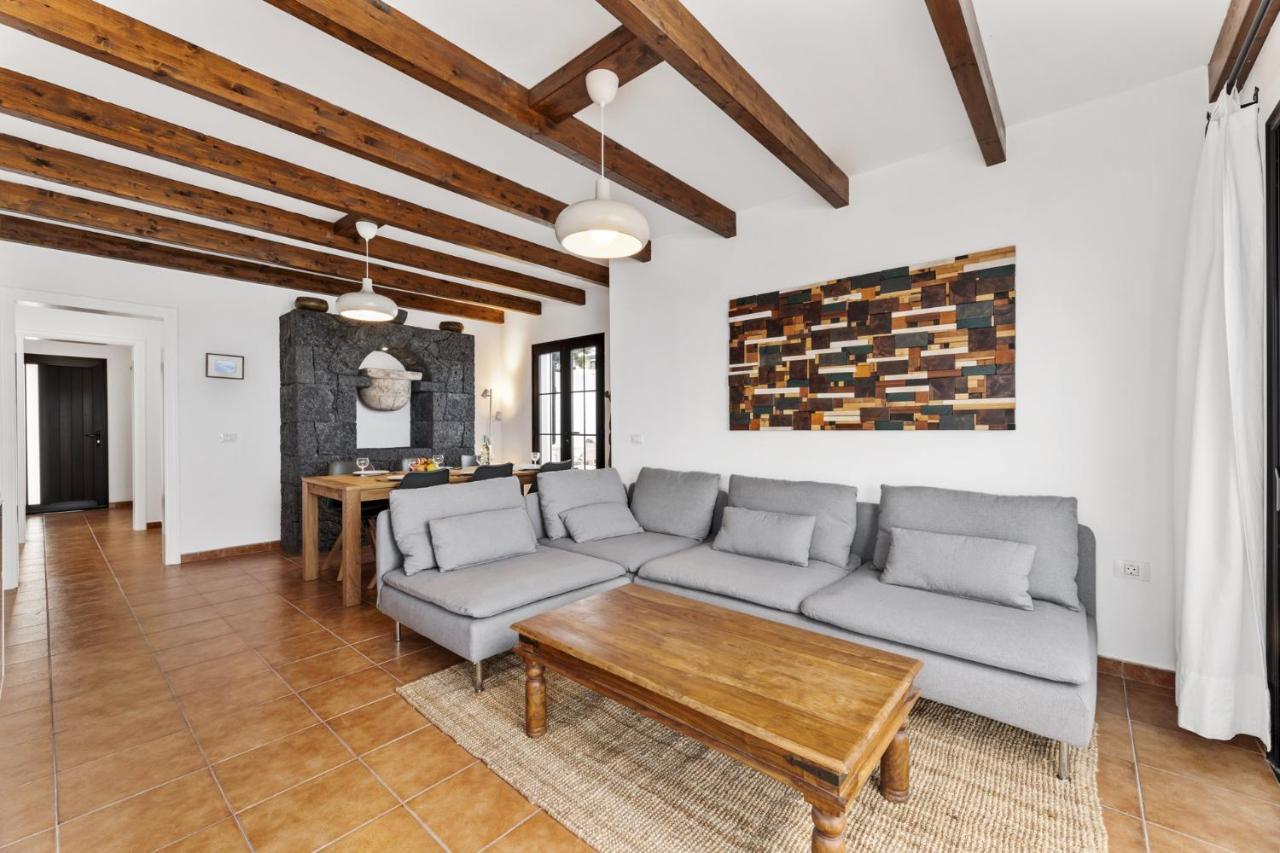 Villa 4 - Vipvipvillas Тиас Экстерьер фото